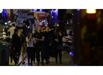 La "guerra santa" è arrivata a Parigi, 128 morti